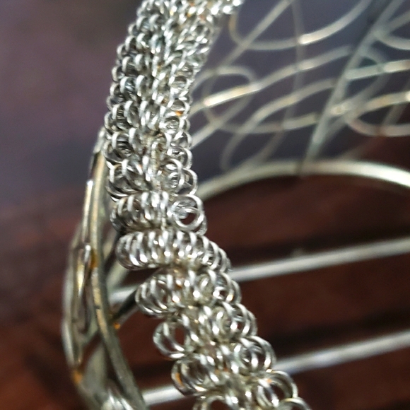 Small Oval FARMHOUSE Metal Scroll Basket - Picture 5 of 8